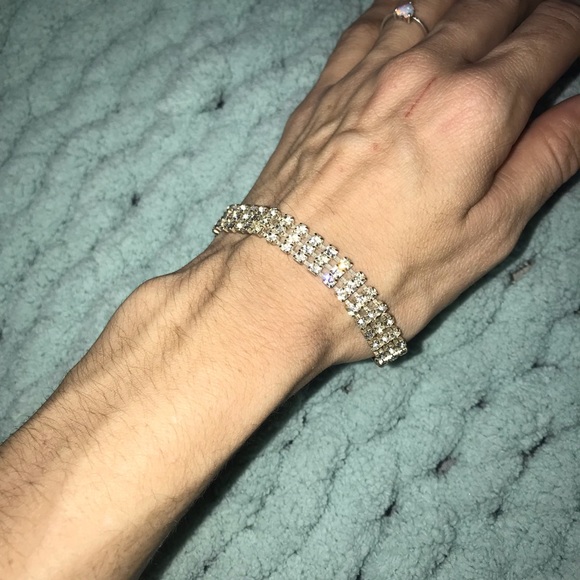 Faux Diamond bracelet - Picture 2 of 8